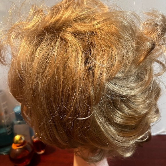 TEVIRON VINYON synthetic wig Curly Wig Gokden Blonde Cap - Picture 5 of 10